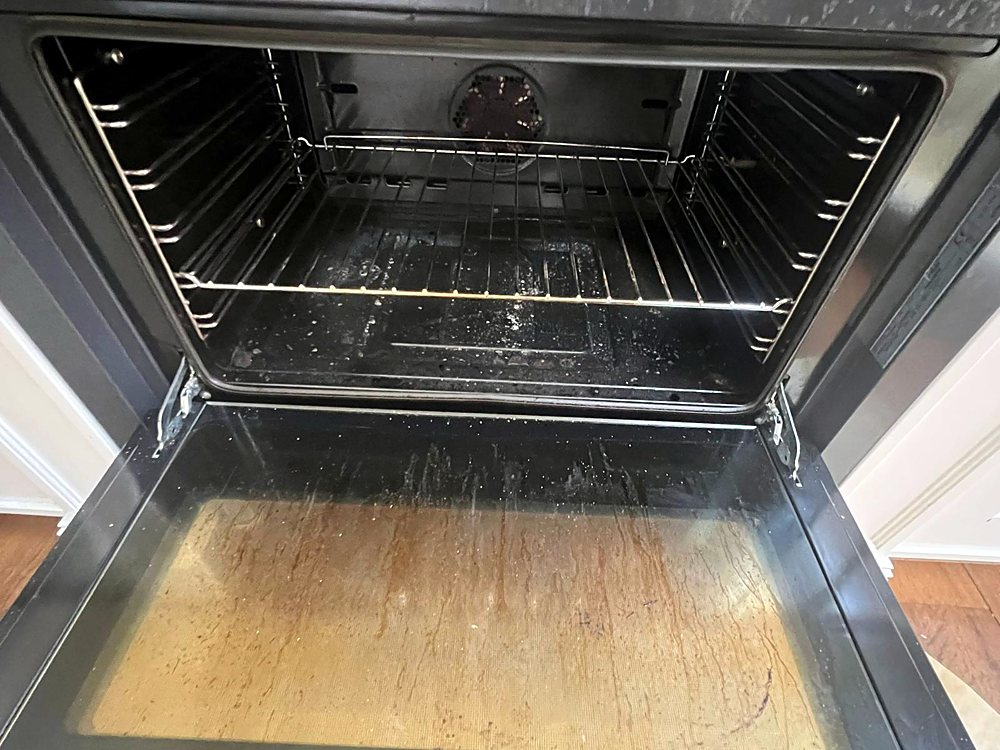 Oven voor de schoonmaak, ingebakken vet